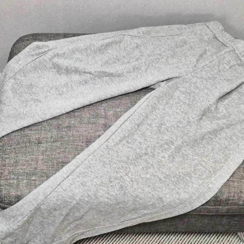 [BUNJANG] Dimitri Black Curved Sweat Pants / 디미트리블랙 커브드 스웻 팬츠