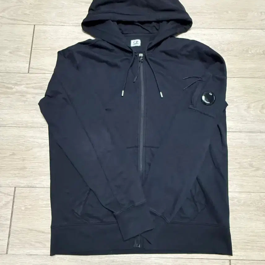 [SOLD OUT] 26ss cp컴퍼니 후드집업 L사이즈 블랙