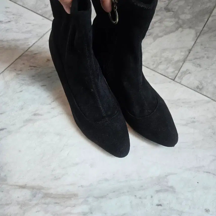 [BUNJANG] Black Suede Ankle Boots / 블랙 스웨이드 앵클 부츠