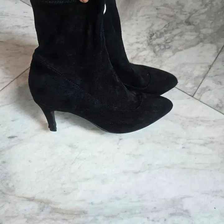 [BUNJANG] Black Suede Ankle Boots / 블랙 스웨이드 앵클 부츠