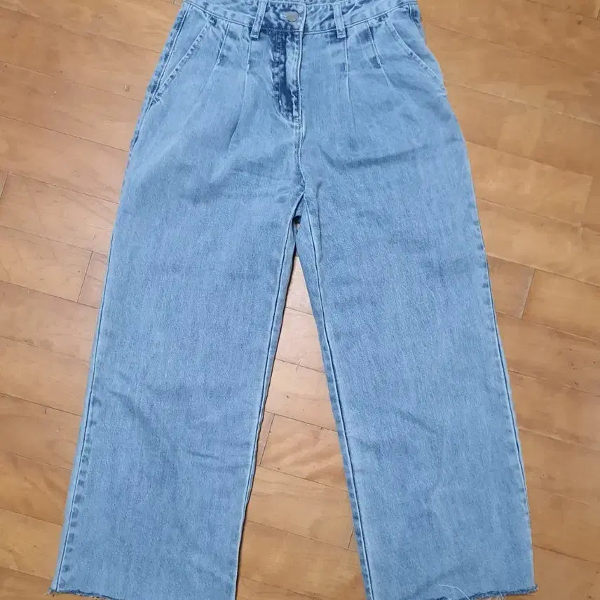 [BUNJANG] LIST Washed Wide Denim Pants / LIST 리스트 핀턱 워싱 와이드 데님 팬츠 청바지