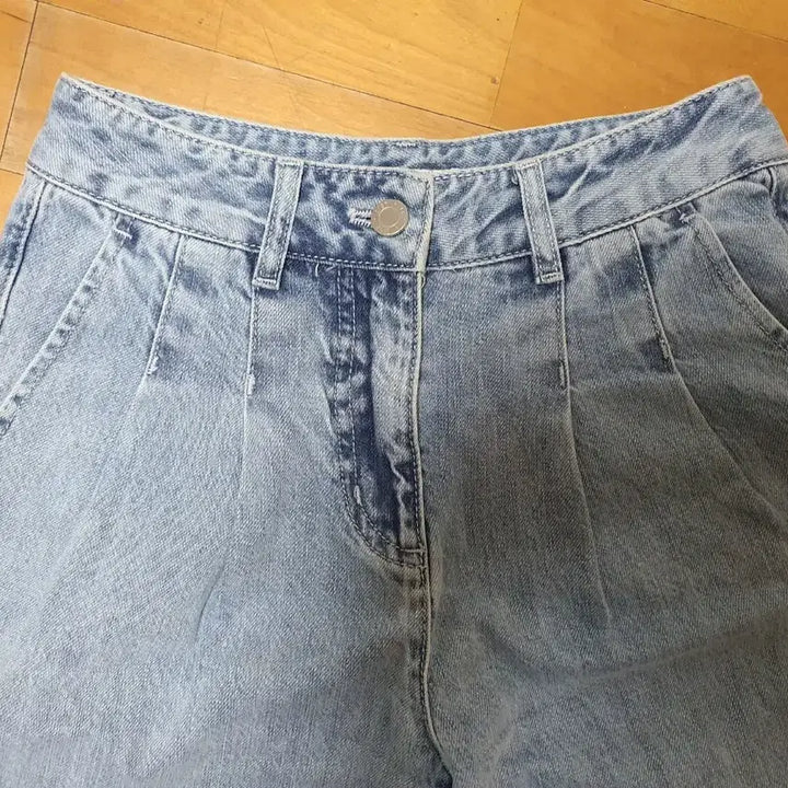 [BUNJANG] LIST Washed Wide Denim Pants / LIST 리스트 핀턱 워싱 와이드 데님 팬츠 청바지