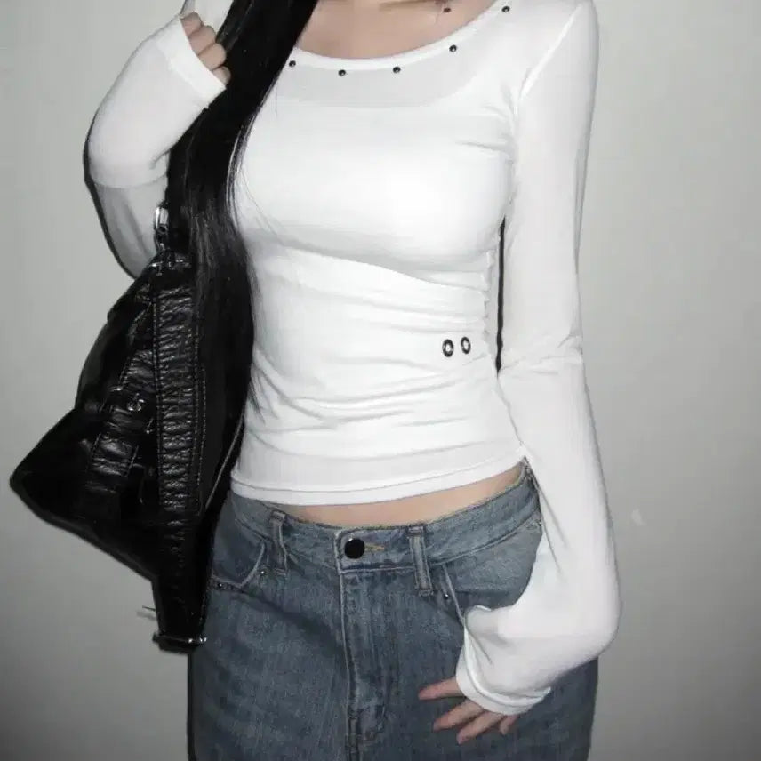 [BUNJANG] Lizlver Stud Eyelet Punching Slim Long Sleeve T-shirt / 리즈리버 스터드 아일렛 펀칭 슬림 긴팔 티셔츠
