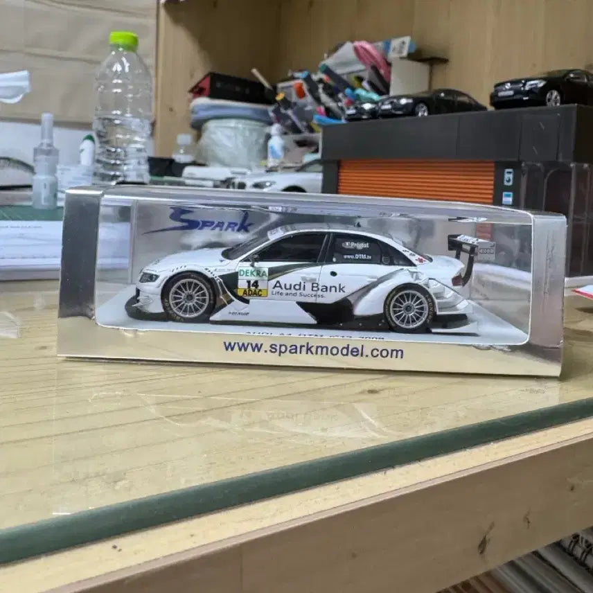 [BUNJANG] Spark 1:43 Audi A4 DTM Diecast Model / 스파크 모델 1:43 아우디 a4 dtm 다이캐스트 팝니다