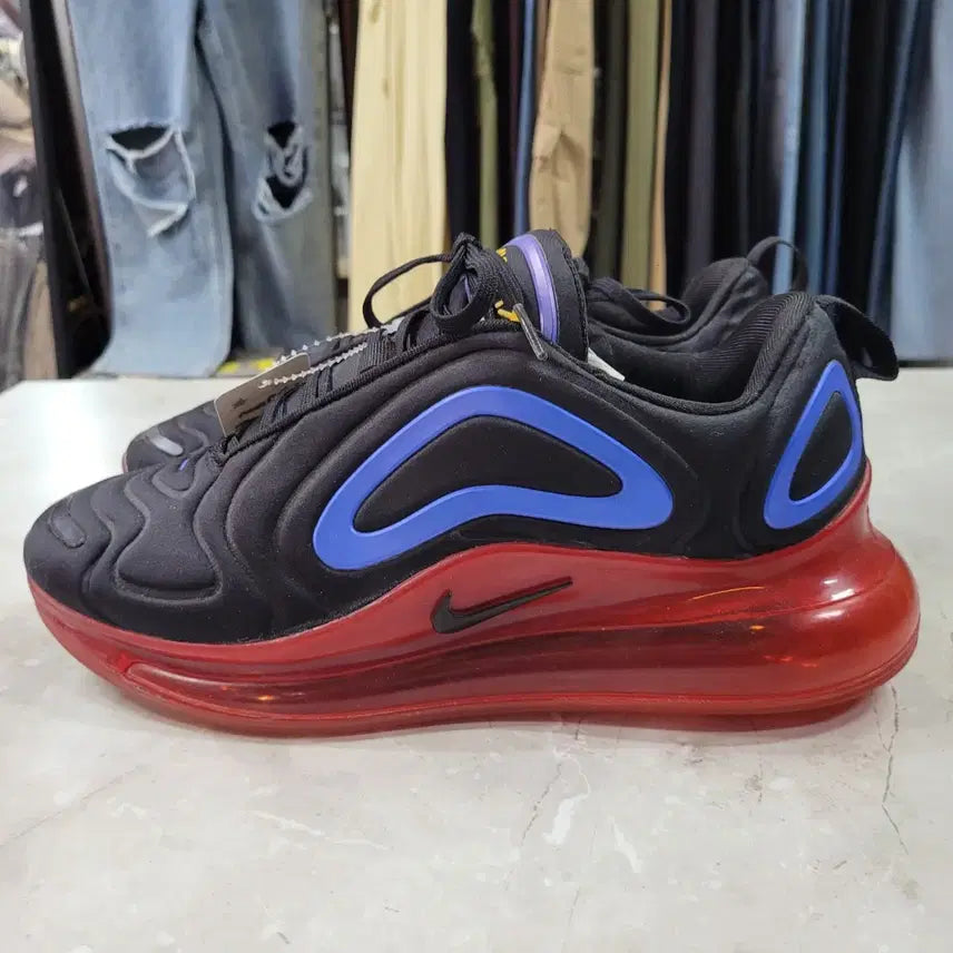 [BUNJANG] Nike Air Max 720 Black/Blue/Red Sneakers / Nike 나이키 에어맥스 720 검정/파랑/빨강 운동화