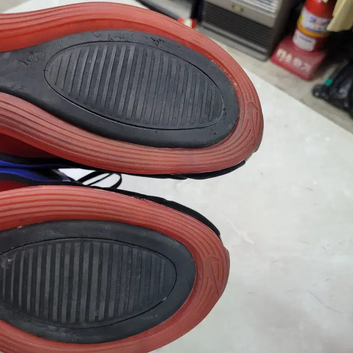 [BUNJANG] Nike Air Max 720 Black/Blue/Red Sneakers / Nike 나이키 에어맥스 720 검정/파랑/빨강 운동화