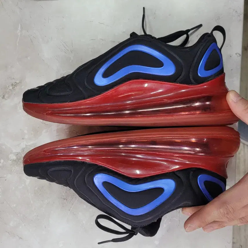 [BUNJANG] Nike Air Max 720 Black/Blue/Red Sneakers / Nike 나이키 에어맥스 720 검정/파랑/빨강 운동화