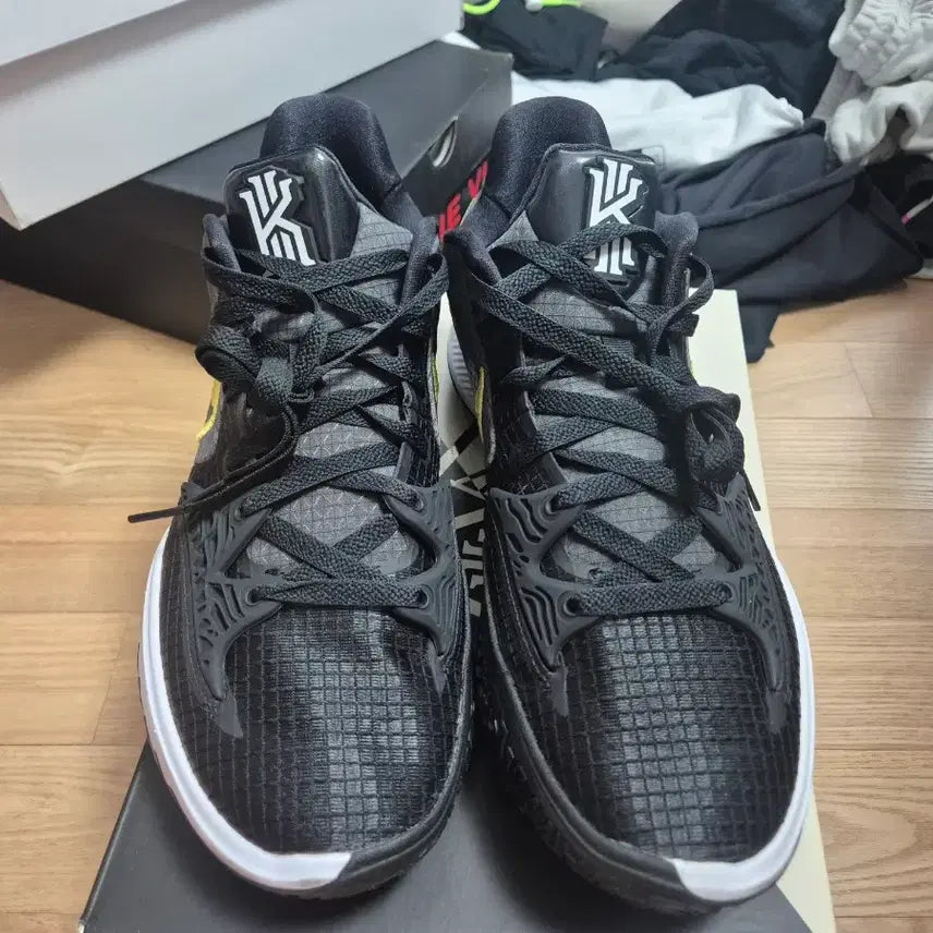 [BUNJANG] Nike Kyrie Low 4 Basketball Shoes / 카이리로우4 275 ep