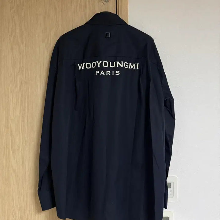 [BUNJANG] Wooyoungmi Cotton Back Logo Shirt Navy / [52] 25F/W 우영미 코튼 백로고 셔츠 네이비 새상품