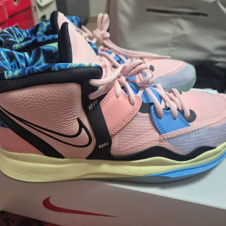 [BUNJANG] Kyrie Infinity Valentine 280EP Shoes / 카이리 인피니티 발렌타인 280ep