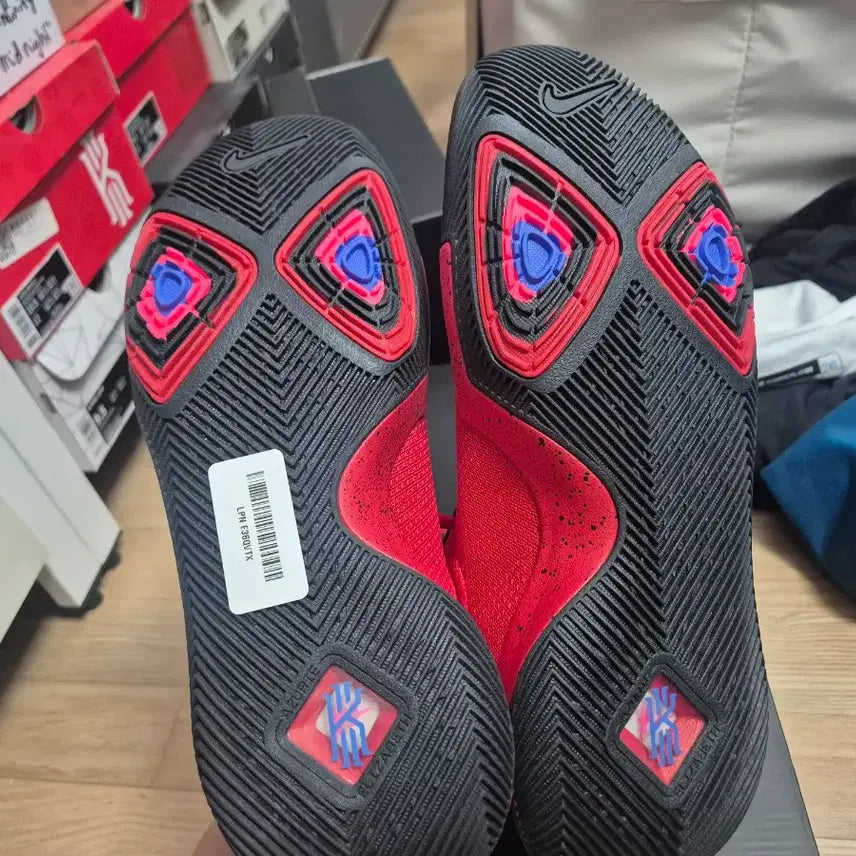 [BUNJANG] Kyrie 3 285 Sneakers / 카이리 3 285