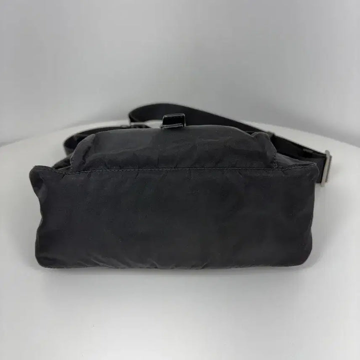 [BUNJANG] Prada Nylon Messenger Bag / 프라다 나일론 크로스백 메신저백