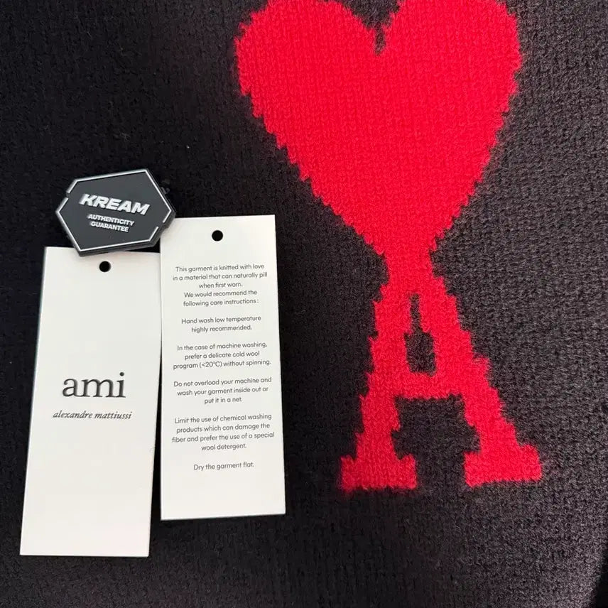 [BUNJANG] AMI Big Heart Logo Oversized Intarsia Sweater Black Red / 아미 빅 하트 로고 오버사이즈 인타르시아 스웨터 블랙 레드