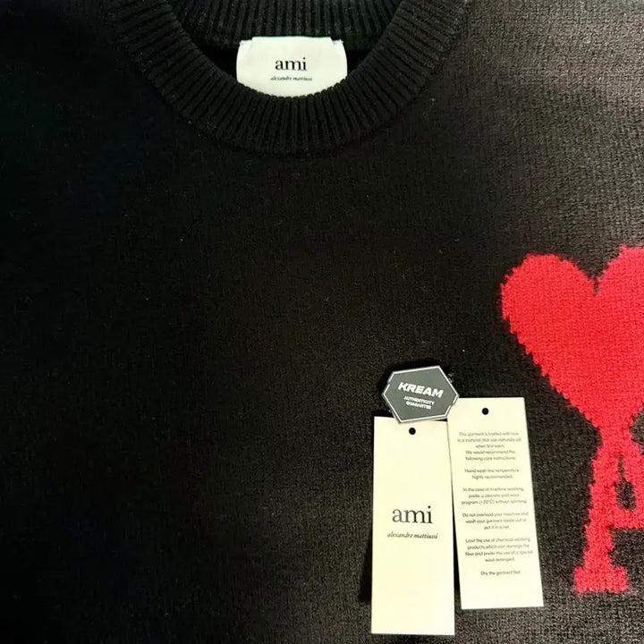 [BUNJANG] AMI Big Heart Logo Oversized Intarsia Sweater Black Red / 아미 빅 하트 로고 오버사이즈 인타르시아 스웨터 블랙 레드