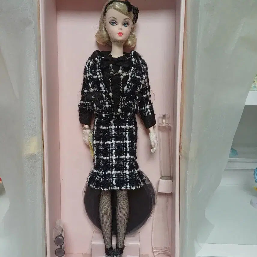 [BUNJANG] Chanel Barbie Boucle Beauty Silkstone Sealed / 실크스톤 바비 Boucle Beauty 부클레뷰티 미개봉 샤넬바비 부끌레