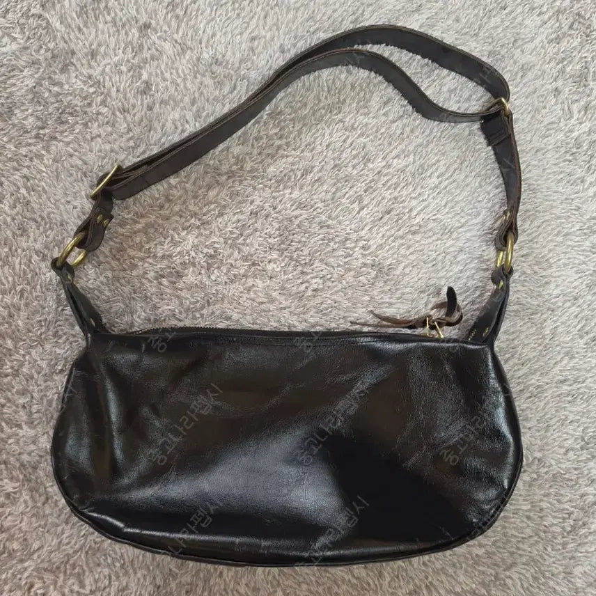 [BUNJANG] Inception IPHSB-03 Horsehide Horse Butt Banana Bag / 홀스하이드 홀스벗 바나나백 인셉션 IPHSB-03