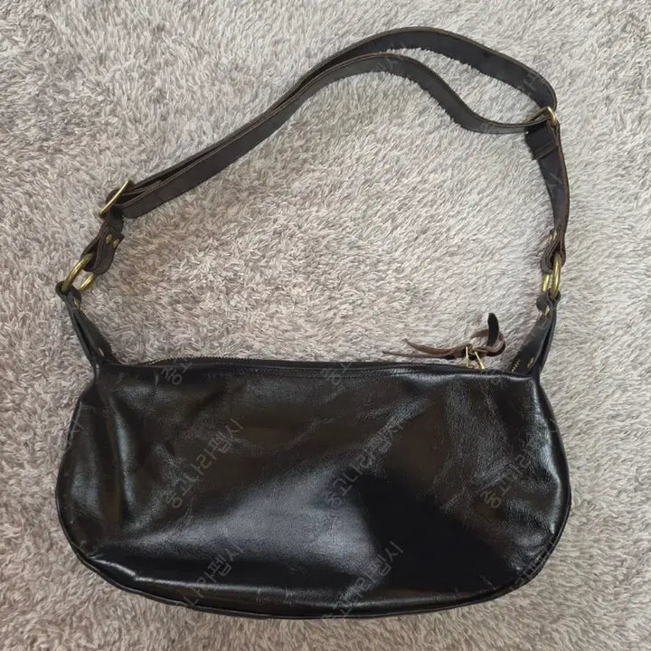 [BUNJANG] Inception IPHSB-03 Horsehide Horse Butt Banana Bag / 홀스하이드 홀스벗 바나나백 인셉션 IPHSB-03