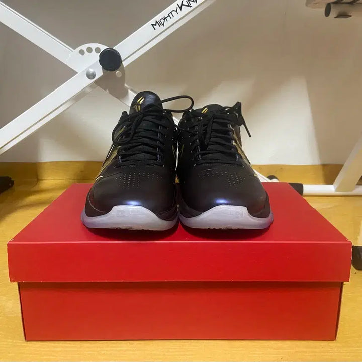 [SOLD OUT] [275] 나이키 코비5 프로트로 농구화
