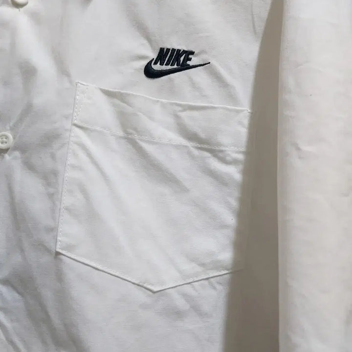 [BUNJANG] Nike Club Oxford Button-Up Shirt (L) / 나이키 클럽 옥스퍼드 버튼업 셔츠 L