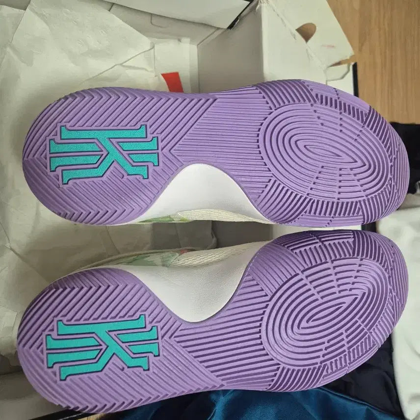 [BUNJANG] Nike Kyrie 2 Basketball Shoes Size 285 / 카이리2 285