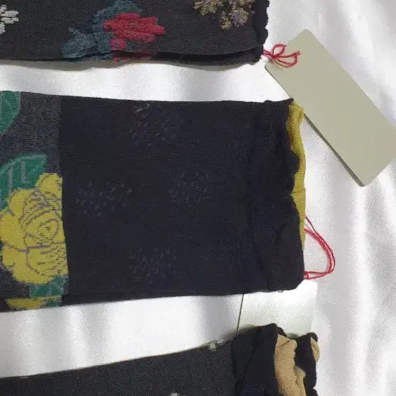 [BUNJANG] mina perhonen Black Rose Flower Pattern Socks / 블랙장미 플라워 꽃패턴 mina perhonen 미나 페르호넨 양말 삭스