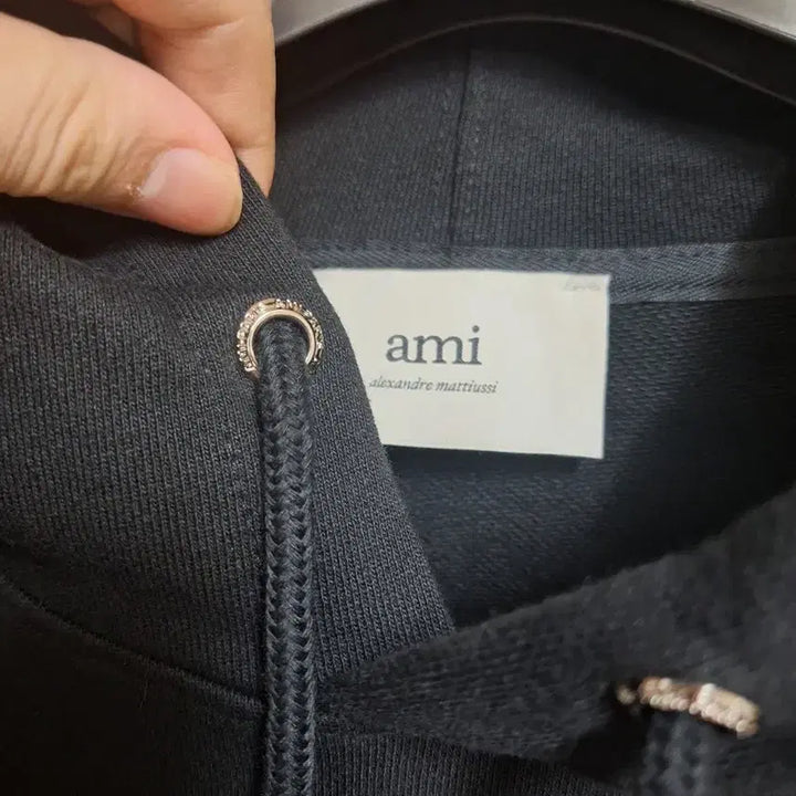 [SOLD OUT] 정품 아미 스몰 하트 블랙 후드티 새상품