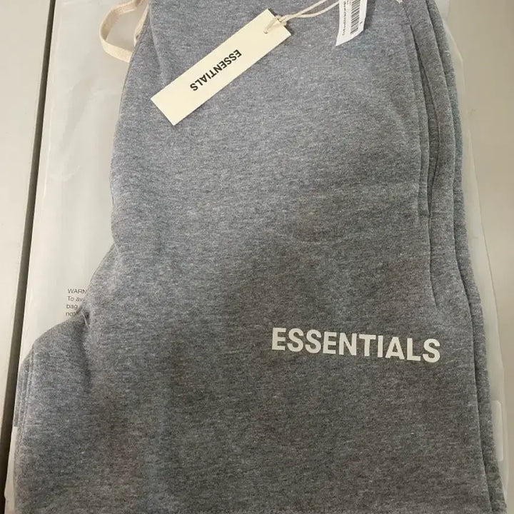 [BUNJANG] Fear of God Essentials Sweat Shorts Gray L / 18FW 피오갓 에센셜 스웻쇼츠 반바지 그레이 L