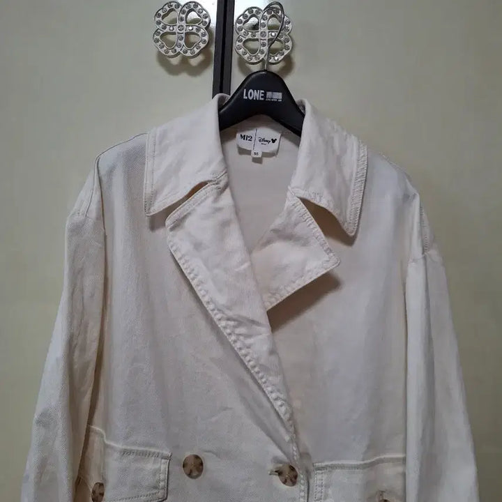 [BUNJANG] M12 x Disney Double Button Ivory Jacket / M12 디즈니 아이보리 더블 버튼 자켓 55  66   약간 A라인