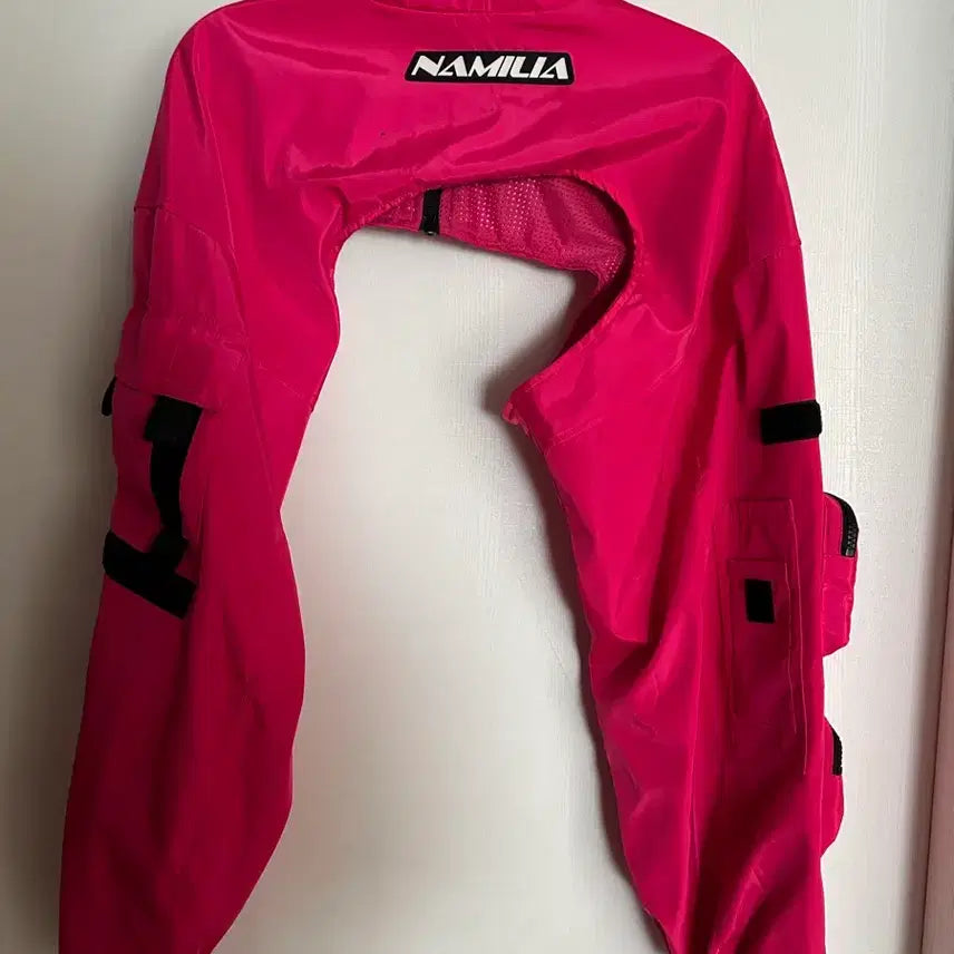 [SOLD OUT] NAMILIA 네온 핑크 봄버 초커 자켓