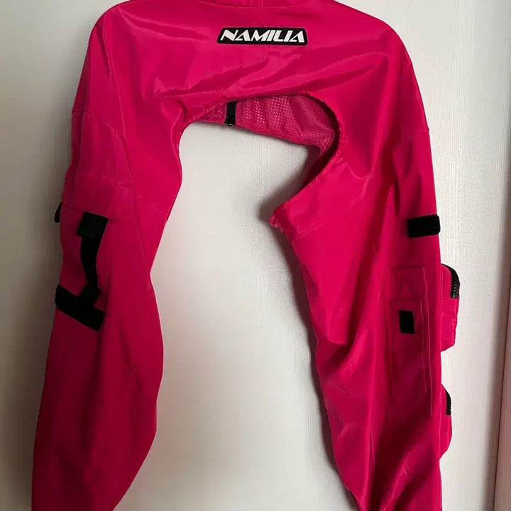 [SOLD OUT] NAMILIA 네온 핑크 봄버 초커 자켓