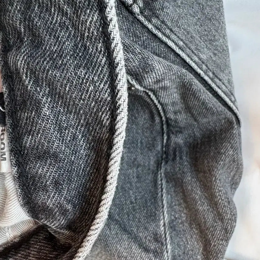 [BUNJANG] Hatching Room Wide Curve Jean Washed Black Size 2 / 해칭룸 와이드 커브진 워시드블랙 2사이즈