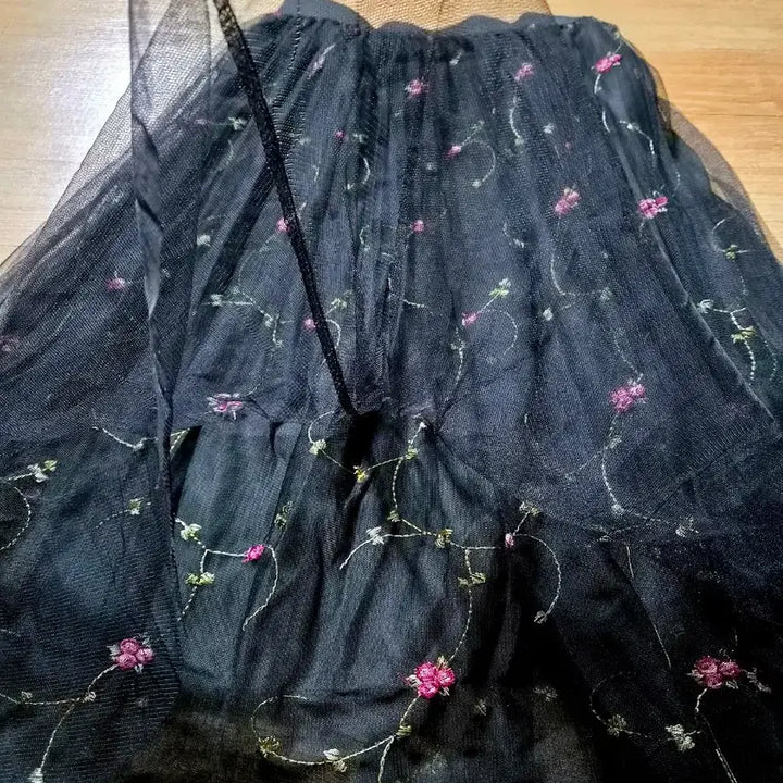[BUNJANG] Black Mesh Floral Waistband Skirt / (새상품)망사 검정색 꽃 허리밴딩 치마 스커트(프리사이즈)