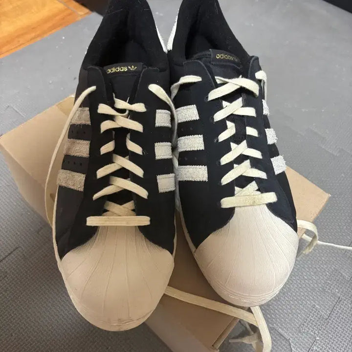 [BUNJANG] Adidas Superstar Black/Cream Sneakers / 아디다스 슈퍼스타 블랙/크림 290