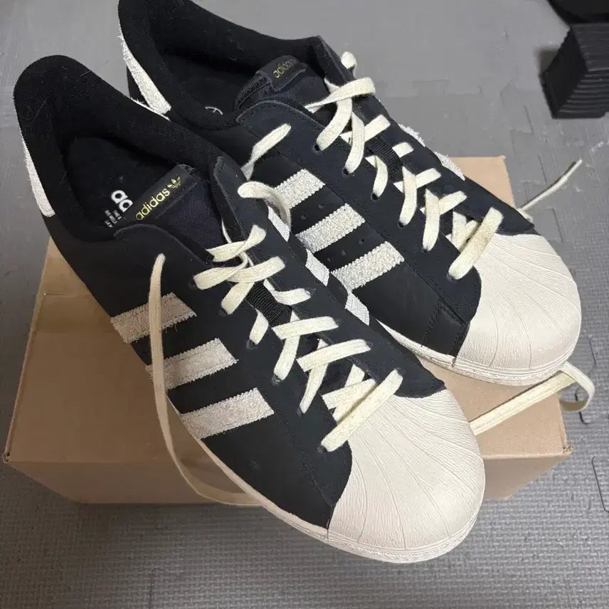 [BUNJANG] Adidas Superstar Black/Cream Sneakers / 아디다스 슈퍼스타 블랙/크림 290
