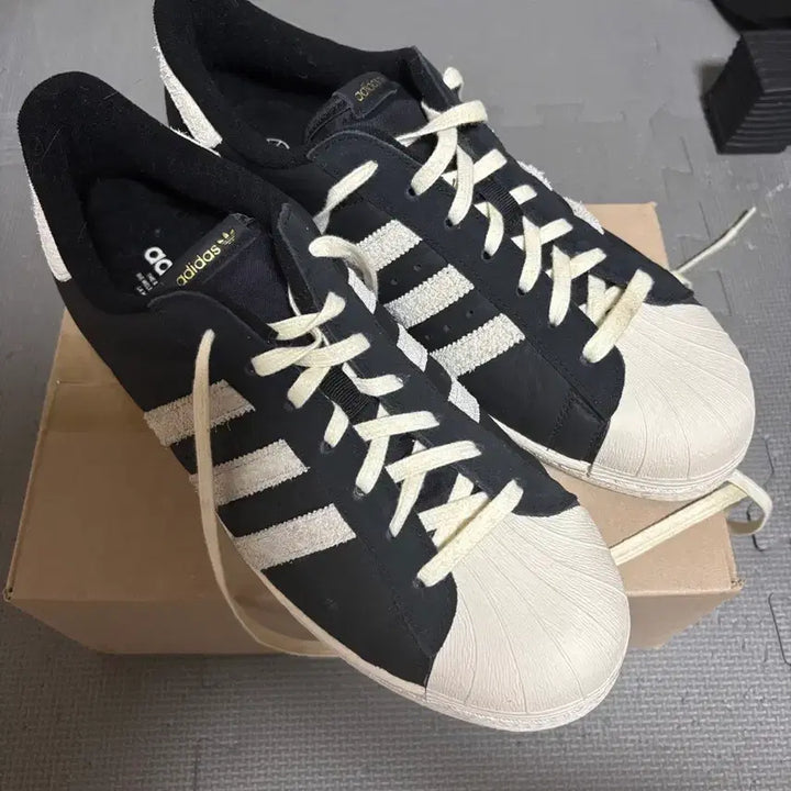 [BUNJANG] Adidas Superstar Black/Cream Sneakers / 아디다스 슈퍼스타 블랙/크림 290