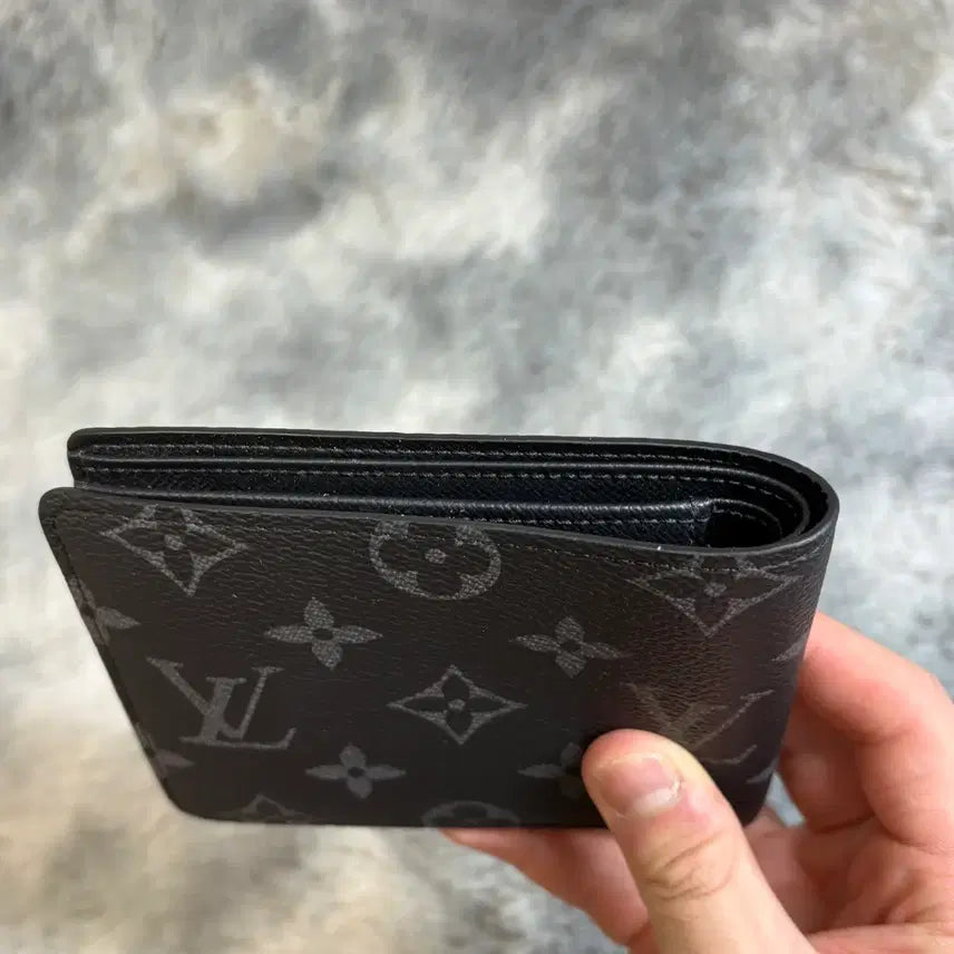 [BUNJANG] Louis Vuitton Eclipse Multiple Wallet / [리엘중고명품] 루이비통 이클립스 멀티플월릿 반지갑