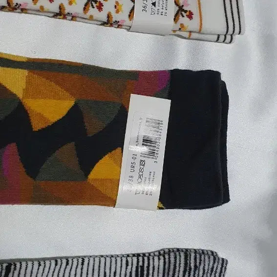 [BUNJANG] Bon Maison Abstract Pattern Socks / 옐로우 블루 화이트 블랙 겨자 꽃 스트라이프 추상화 본메종 양말