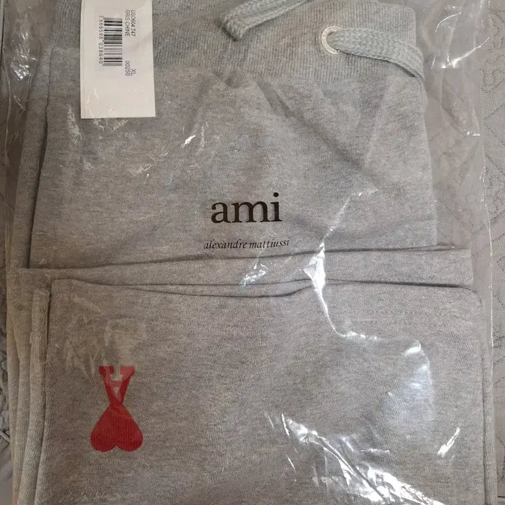 [BUNJANG] AMI Small Heart Logo Shorts Gray XL / 정품 아미 스몰 하트 로고 반바지 그레이 XL 무료배송