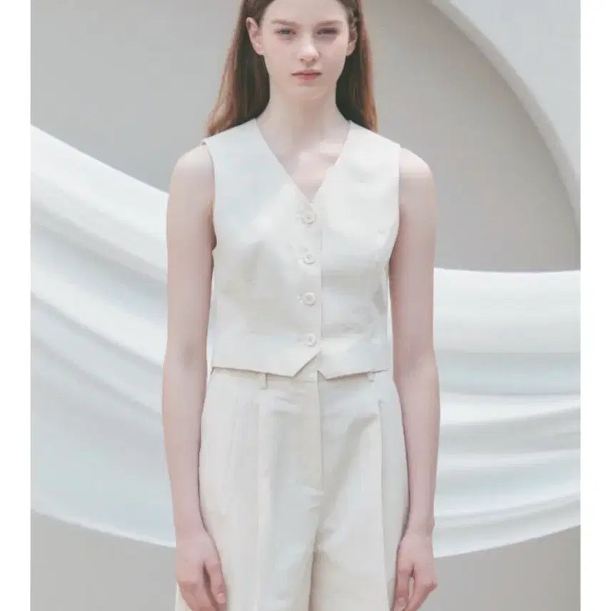 [BUNJANG] AVIE MUAH Vest and Pants Set / 아비에무아 베스트 팬츠 셋업
