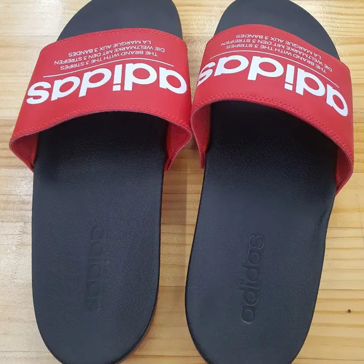 [BUNJANG] Adidas Adilette Comfort Slides Red (FX4288) / [290~300] 아디다스 아딜렛 컴포트 슬라이드 레드 (FX4288)