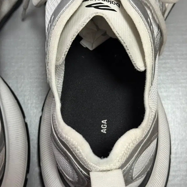 [BUNJANG] Balenciaga Circuit Sneakers Silver Size 44 / 발렌시아가 서킷 스니커즈 실버 44사이즈