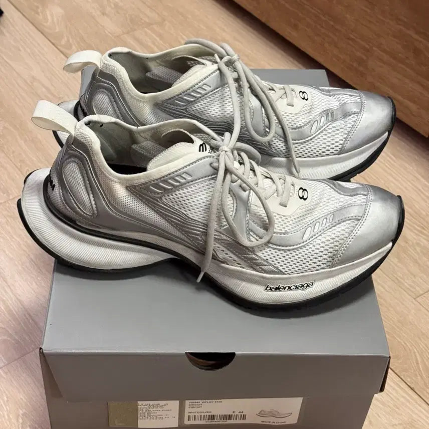 [BUNJANG] Balenciaga Circuit Sneakers Silver Size 44 / 발렌시아가 서킷 스니커즈 실버 44사이즈
