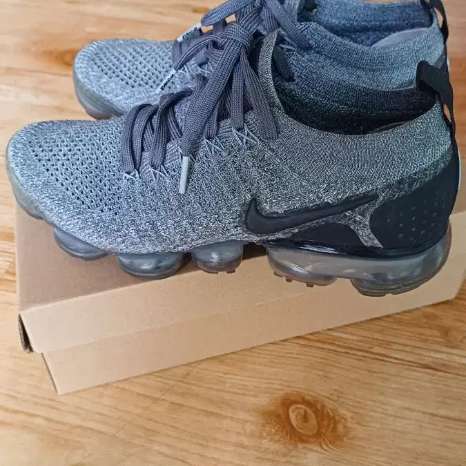 [BUNJANG] Nike Air VaporMax Flyknit Sneakers / 나이키 에어 베이퍼맥스 플라이니트 245mm