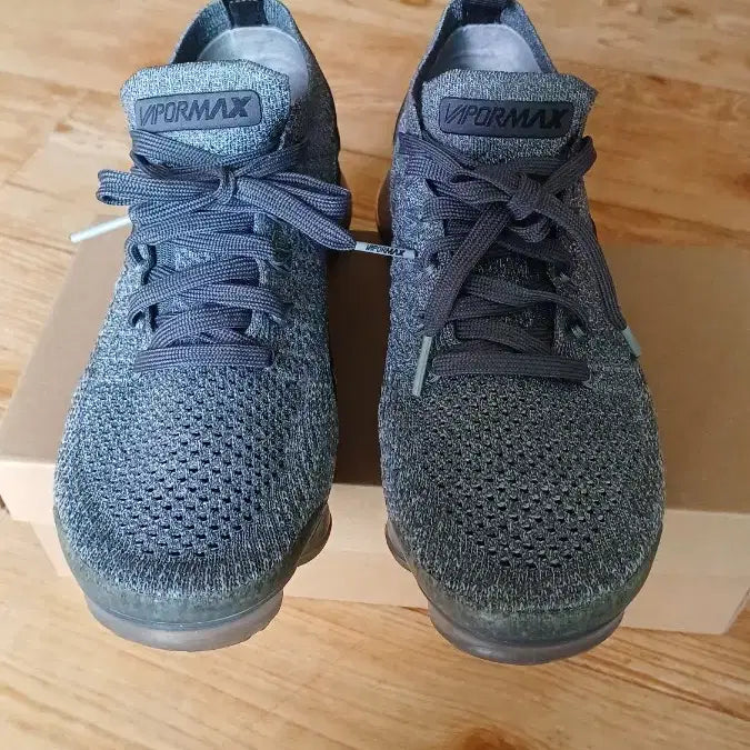 [BUNJANG] Nike Air VaporMax Flyknit Sneakers / 나이키 에어 베이퍼맥스 플라이니트 245mm