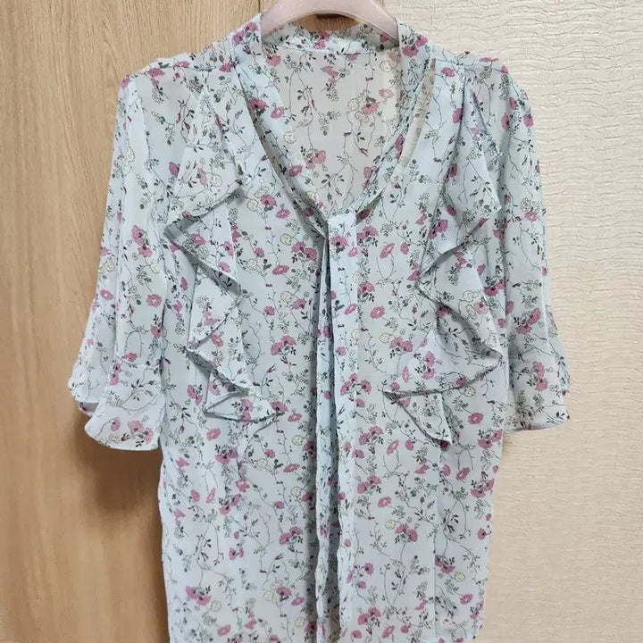 [BUNJANG] Chiffon Tie Floral Blouse / 미착용새상품 쉬폰 타이 플라워 블라우스