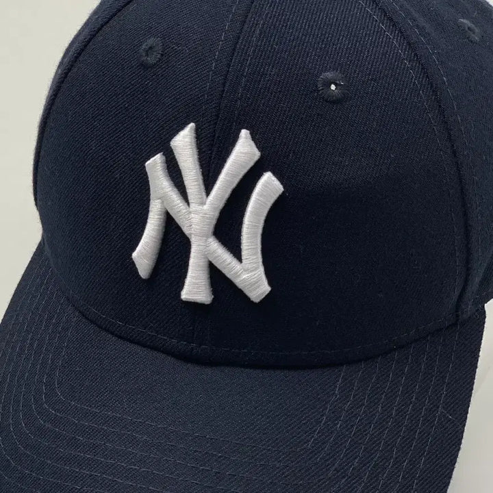 [BUNJANG] New Era New York Yankees Navy Embroidered Ball Cap / [OS/정품] 뉴에라 뉴욕 양키스 자수 네이비 볼캡
