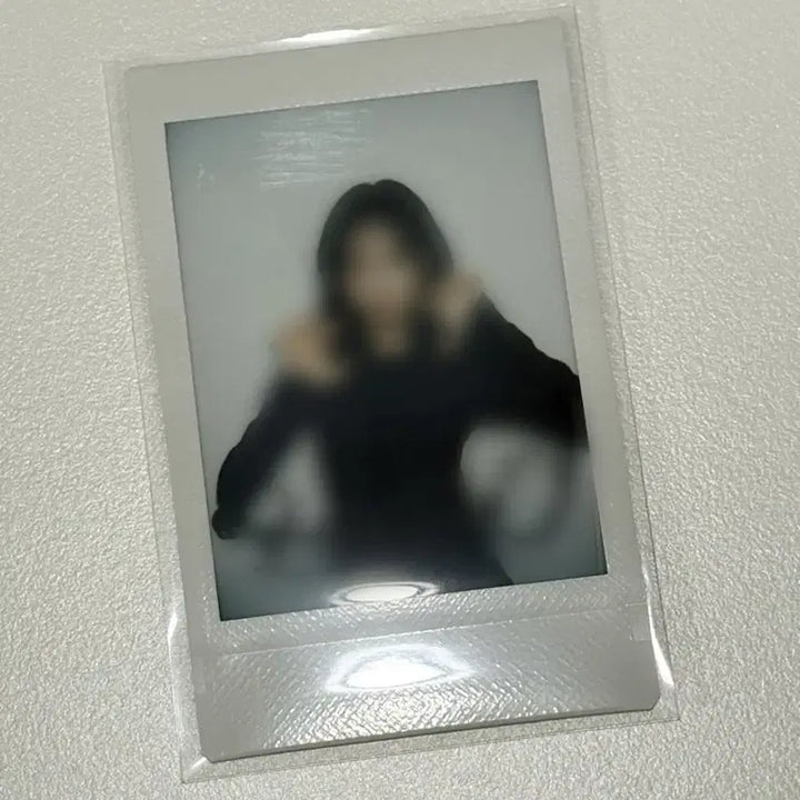 [SOLD OUT] 이즈나 izna 유사랑 친필 싸인 폴라로이드