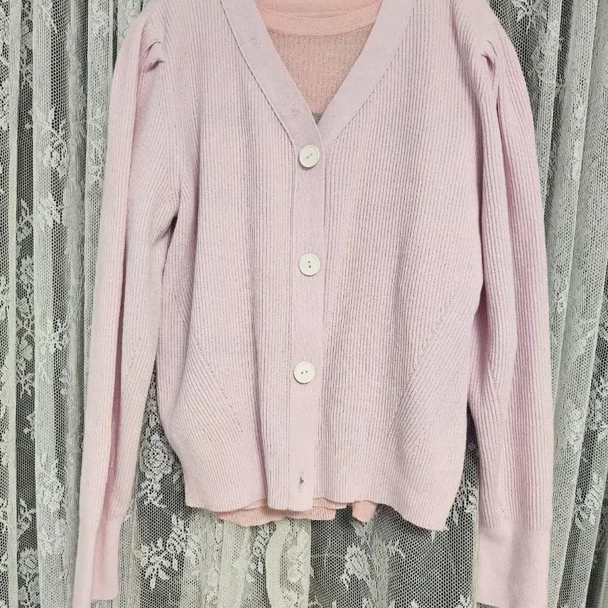 [BUNJANG] Pink V-Neck Knit Cardigan / 핑크색 브이넥 니트 가디건(새상품)