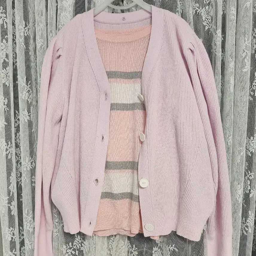[BUNJANG] Pink V-Neck Knit Cardigan / 핑크색 브이넥 니트 가디건(새상품)