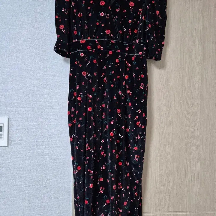 [BUNJANG] Black Flower Velvet Long Dress / 블랙 플라워 벨벳 롱 원피스